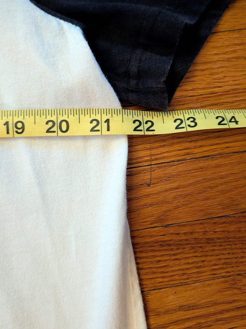Vintage Unisex Disney White &Black Short Sleeve Mickey Graphic Tee Size M (Mens) - Picture 7 of 8